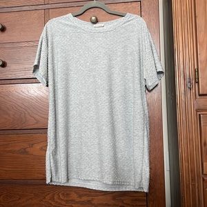 Grey t shirt